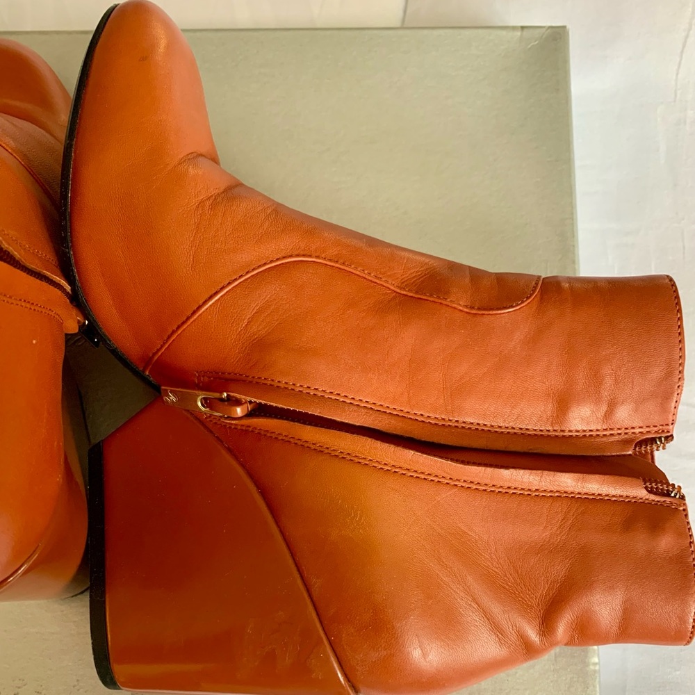 Robert Clergerie Women's Orange/ Ochre Soft Leather Ankle Boots size 39B US 7.5 - Picture 2 of 10